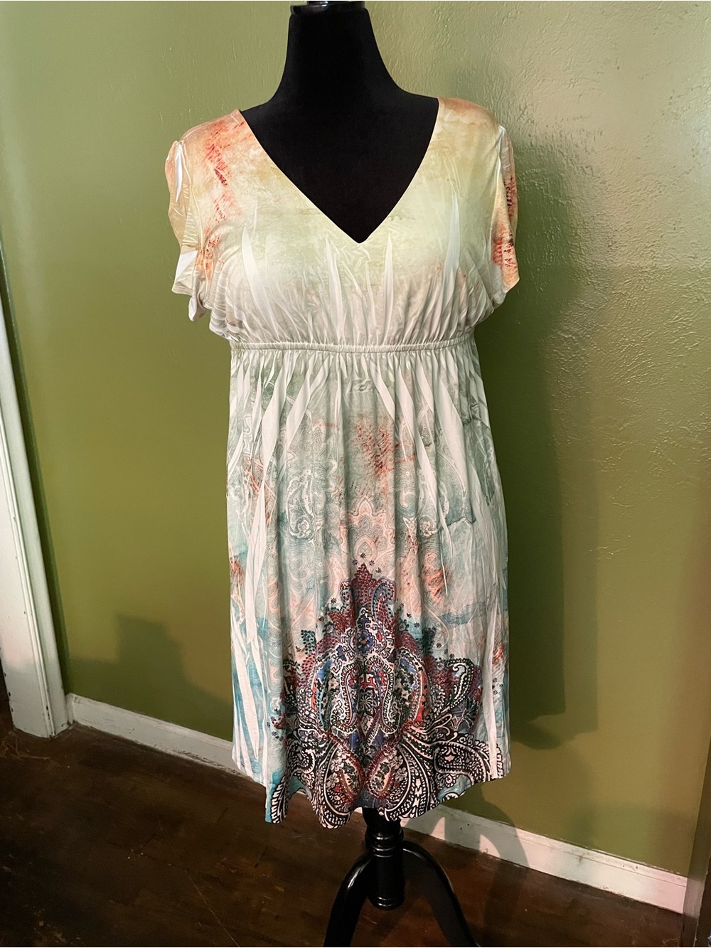 V-Neck Pastel Paisley Dress in Mint & Peach